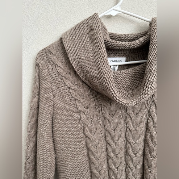 Calvin Klein light brown/taupe baggy turtleneck sweater - Picture 3 of 3